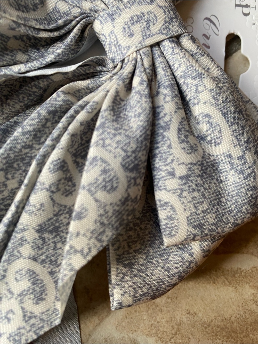 Gray and White Printed Bow-Detail Women's hair bow design inspired - Picture 3 of 6
